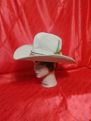 DE COLECCIÓN IMITACIÓN GAMUZA BRONCEADO WESTERN TALLA M SOMBRERO CINTA TEJIDA CINTURÓN PLUMA COLORIDA USD  Foto 1 de 4