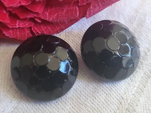 Duo boutons anciens en verre noir alvéole bombé   à pied  1,7 cm G9G - Picture 1 of 5