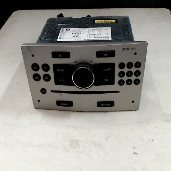 AUTORADIO PER OPEL Astra H Berlina 2° serie 13251054 (07>) - Immagine 1 di 1