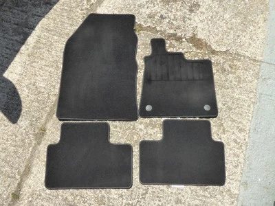 GENUINE RENAULT CAPTUR 2020-2025 LUXURY QUALITY CARPET FLOOR MATS SET 8201711344 - Image 1 of 4