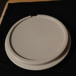 TUPPERWARE ERSATZBODEN FÜR KÄSEBEHÄLTER 6 ZOLL 1474 - Bild 1 von 1