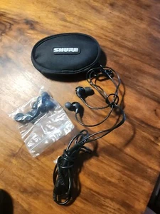 Shure SE215 Wired Earphones In-Ear Headphones Earbuds - Black Free Ship - Picture 1 of 5
