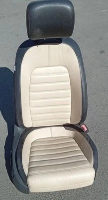 09-2017 Volkswagen CC Two-Tone Desert Tan/Black Leatherette Front Seat RH 51915 - Image 1 of 4