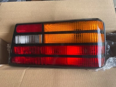 Ford Orion mk2 86-90 NEW GENUINE right hand rear light 6138966 20D - Image 1 of 4
