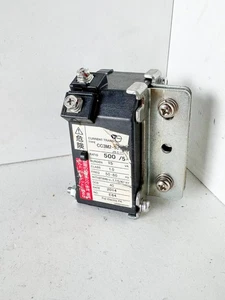 Transformateur de courant FUJI ELECTRIC CC3M2-5005 / CC3M25005 (OCCASION) (EL13) - Photo 1/11
