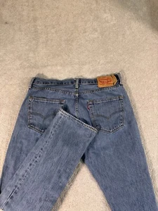 Jeans Levi’s 501 Red Tab para hombre lavado medio denim botón mosca EE. UU. 34x30 - Imagen 1 de 10