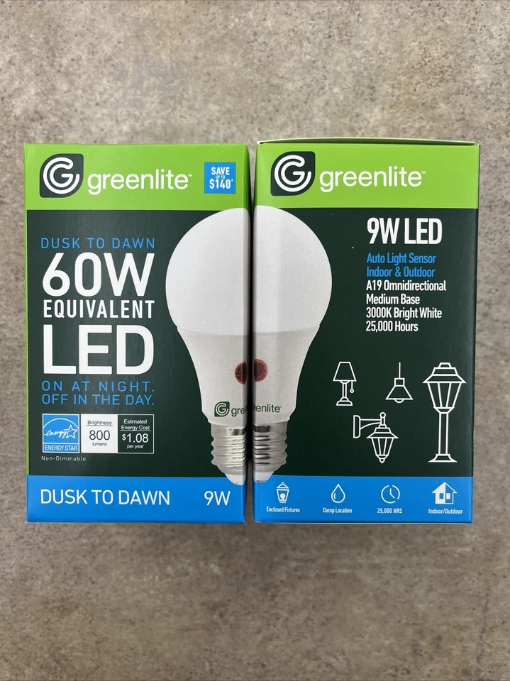 2 Greenlite Dusk to Dawn 9w LED Indoor/Outdoor Auto On/Off Light 800 lumens - Image 1 of 4