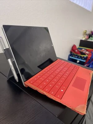 Microsoft Surface 3 3 128GB, Wi-Fi, 10.8in - Silver - Image 1 of 3