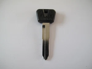 Motorcycle MOTORBIKE Scooter IGNITION key blank with blade SUITABLE Yamaha #M12 - Picture 1 of 1
