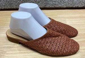 Sandali Clarks donna 10,5 mules pelle marrone slip on tessuto piatto vacanze casual - Foto 1 di 11