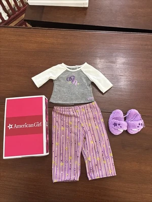 American Girl Doll McKenna's Pijama Top Pantalones Zapatillas Usado en Excelente Condición En Caja Foto 1 de 4