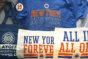 NY KNICKS 4 PC SET SGA SHIRT XL TOTE BAG 2 RALLY TOWEL NBA BASKETBALL PLAYOFFS - Picture 1 of 13