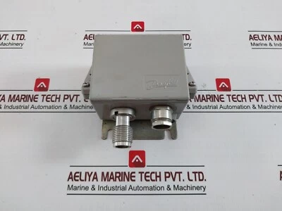 DANFOSS EMP 2 Pressure Transmitter 4-20MA 24VDC IP67 0-6BAR 084G2107 3334 - Image 1 of 4