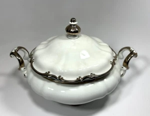 Hutschenreuther Selb Bavaria Germany China Serving Bowl Lid & Handles Gold Gild - Picture 1 of 6