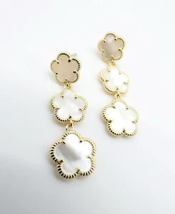 ELEGANT 18kt Gold Plated Mother Pearl Shell Triple 5 Petal Flower Post Earrings - Picture 1 of 8