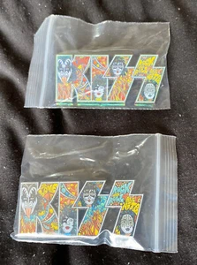 Danny Steinman Kiss LE 017/150 & 079/500 Emaille Pins - Brandneu - Schneller Versand - Bild 1 von 7