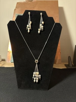 Conjunto de pendientes y collar de perlas de plata de ley 925 con colgante de borla Foto 1 de 4