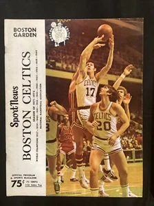 1971 Nov 26 Boston Celtics v New York NY Knicks Basketball Program Havlicek Fraz - Picture 1 of 16
