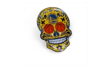 GOLDEN STATE WARRIORS - SOLAPA DE CALAVERA DE AZÚCAR PIN - TOTALMENTE NUEVO - NBA-PN-566-23 - Imagen 1 de 1
