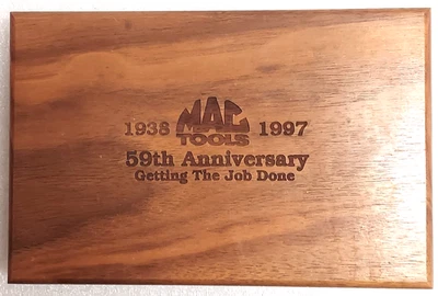 Cuchillo vintage Mac Tools 59 aniversario de Bear Cutlery #0665 de 2500 Foto 1 de 4