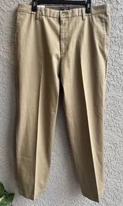 Pantalones elásticos Dockers para hombre calce clásico caqui sin hierro frente plano 36x32 nuevos con etiquetas - Imagen 1 de 5