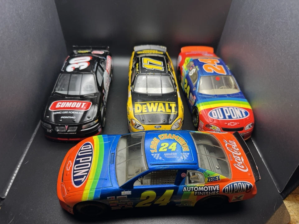 Nascar 1:24 Diecast Lot  With Scratches No Boxes, Jeff Gordon, Matt Kenseth Etc - Image 1 of 4
