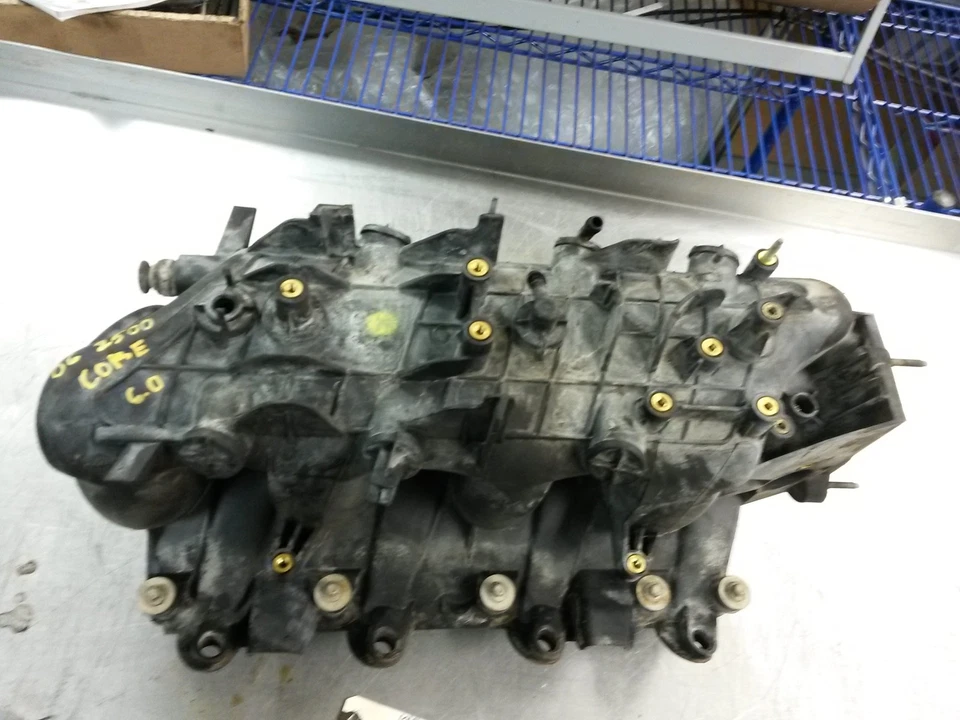 Intake Manifold For 04-06 Chevrolet Silverado 2500 HD  6.0 25344062 - Image 1 of 4