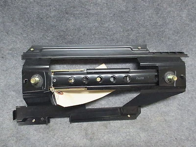 Isuzu Rodeo 2000-2002 4 puertas LH cinturón de seguridad trasero ajuste de altura deslizador OEM 22759 Foto 1 de 2