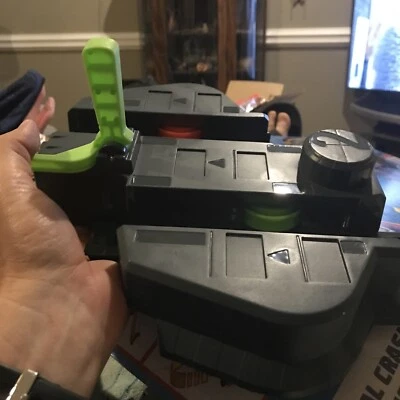 Hot Wheels Colossal Crash Track Replacement Part GFH87 -Green Right Booster STUV - Image 1 of 2