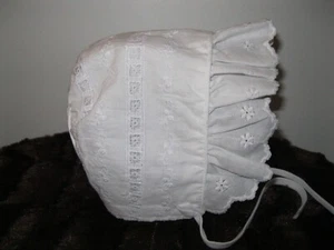 Vintage  White Ilet   Lace  Baby Bonnet Sz 6_12 Months Easter Spring - Picture 1 of 5