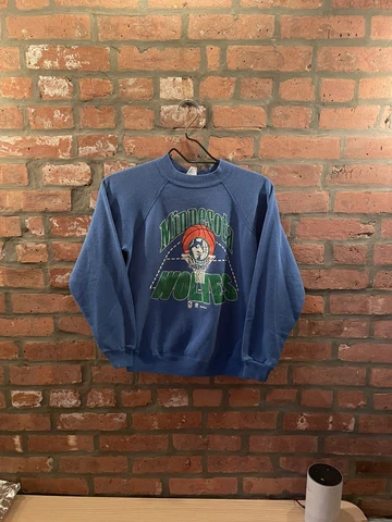 Vintage MINNESOTA TIMBERWOLVES Raglan Sweatshirt Sz Small 80s/90s Cover