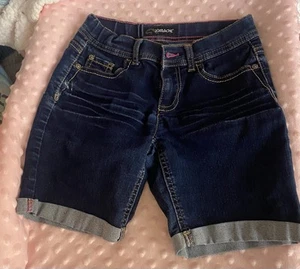 Girl’s Jordache Shorts Size 8 Dark Blue Denim Pink Embroidered Pockets Cuffed - Picture 1 of 6