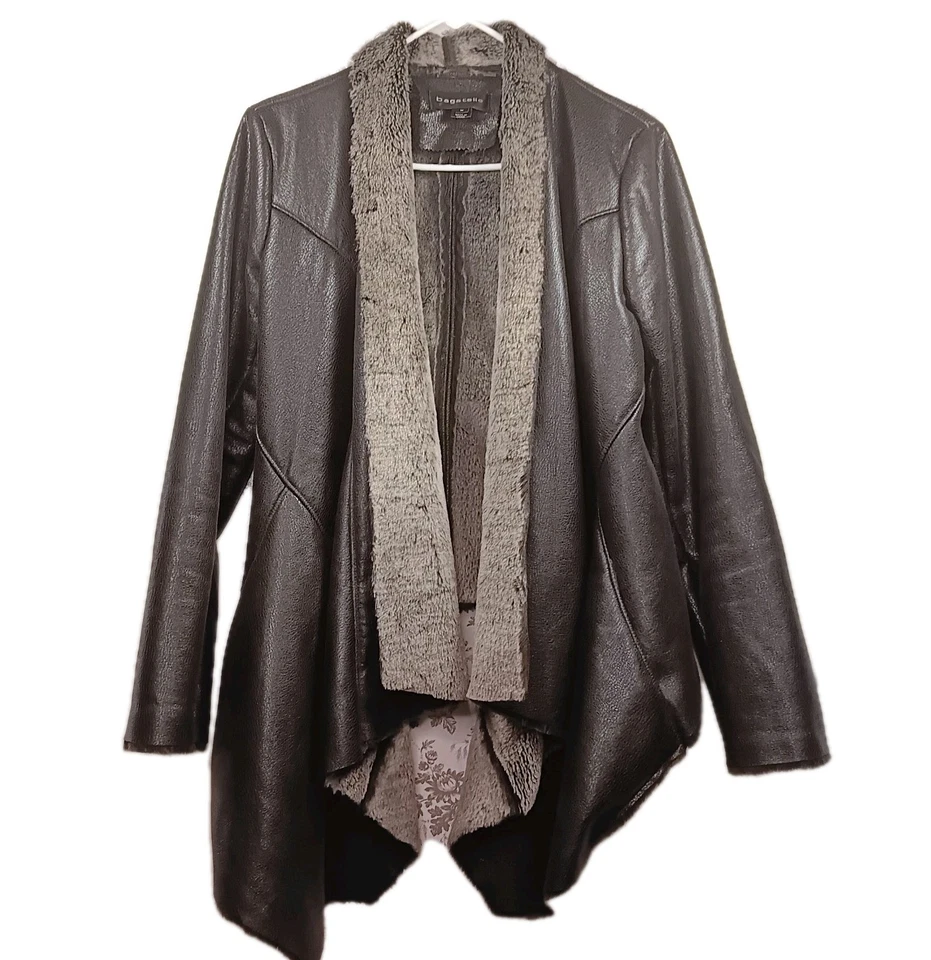 Chaqueta Bagatelle Imitación Piel y Gamuza Drapeada Asimétrica Frente Abierto con Bolsillos Talla M Foto 1 de 4