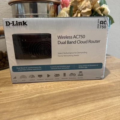 D-Link Wireless AC 750 Dual Band Cloud Router (DIR-810L) Brand New - Image 1 of 4