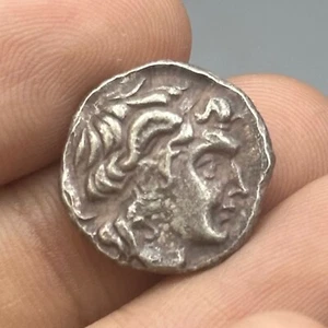 Authentic Ancient Greek silver coin with king face - 2000+ years old - Picture 1 of 6