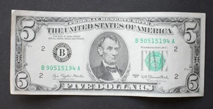 1977  $5 New York Federal Reserve Note/F-1974B/about uncirculated/FREE SHIPPING! - Picture 1 of 9