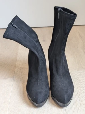 Donald Pliner Zari Boot Women's US 8.5 Black Almond Toe Block Heel Bootie NWOB - Image 1 of 4