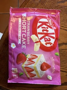 KitKat Strawberry Shortcake 10 Bars U.S.A Seller California Located - Picture 1 of 2
