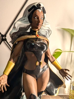 X-Men Storm Gallery 11" Diamond Select PVC Statue Marvel Diorama As New - image 1 of 4