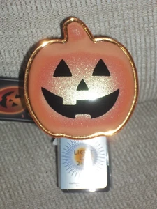 Bath & Body Works~Wallflowers*PUMPKIN NEON GLOW*~Light Up 24/7 Plug-In Unt - Picture 1 of 6