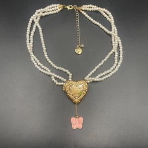 Betsey Johnson Medaillon 3 Strang Kunstperlen Halskette Herz Schmetterling goldfarben - Bild 1 von 10
