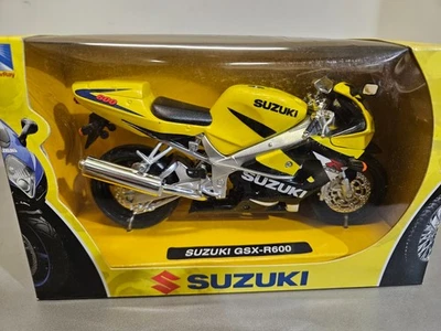 Suzuki GSX-R600   1/12 Newray - Image 1 of 4