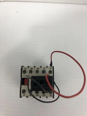 AEG SH04 Control Relay 400V 4A 5P 071-00 with Murr Elektronik 26003 - Image 1 of 4