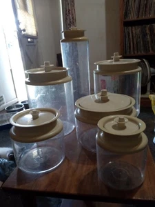 Vintage Tupperware Mandel Acryl Kanister 6er Set mit Druckknopf Deckel - Bild 1 von 4