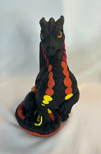 Windstone Editions Dragon 8" de alto negro/rojo/naranja/amarillo Peña 2006 Keeper - Imagen 1 de 9