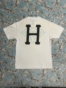 CAMISETA VINTAGE DIAMOND SUPPLY CO HUF (GRANDE) (BLANCA) IRON MAIDEN CASSIE WIZ TEE - Imagen 1 de 15