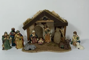 Zauberwald 12-teiliges Krippenset mit Stall Weihnachten / fehlender Engel - Bild 1 von 14