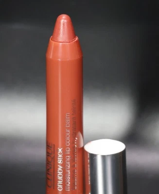 Bálsamo labial hidratante Clinique Chubby Stick, 03 / figura más completa Foto 1 de 4