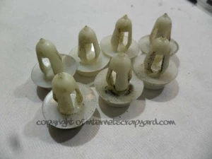 Toyota Hiace Gen4 Mk4 LH NSF puerta delantera tarjeta plástico enchufes clips x7 ref 19 - Imagen 1 de 2