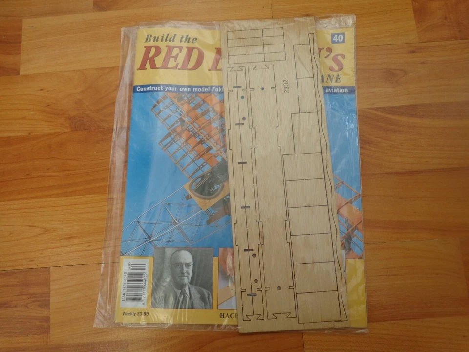 1/8 Hachette Costruzione The Red Barone Fokker DR1 WW1 Fighter Problema 40 Inc - Immagine 1 di 1